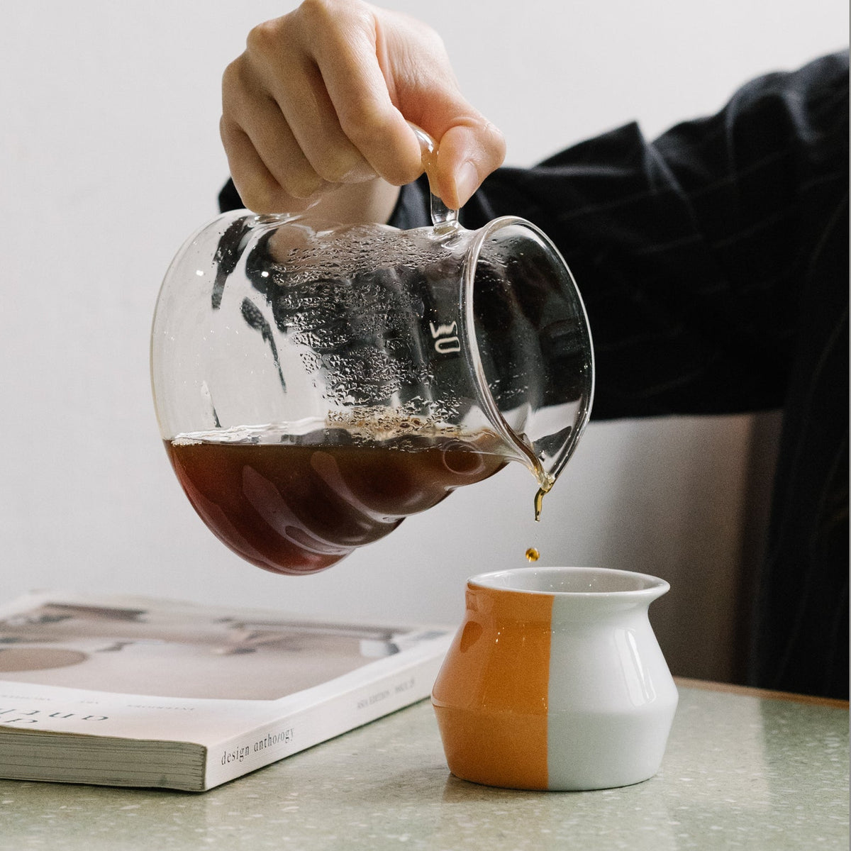 Filtrado servido en taza de cata 2-WayCup 130 ml naranja