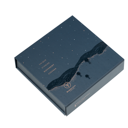 CAJA IMAN 16 CÁPSULAS DE CAFÉ MAGIC JOURNEY - Blackdrop